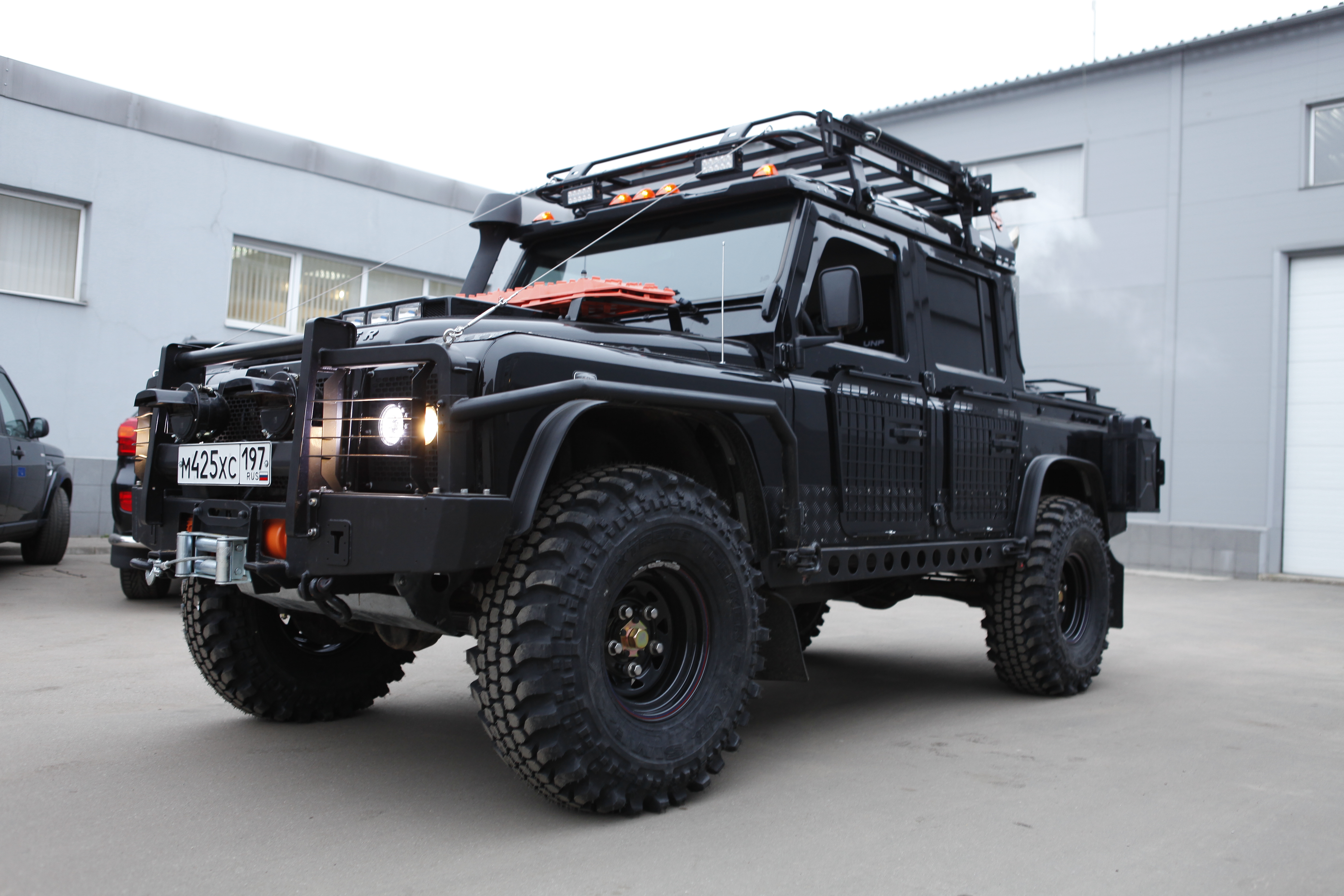 Рестайлинг и офф-роад тюнинг пикапа Defender 